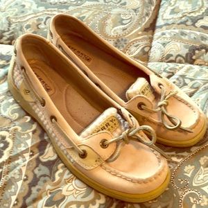 SPERRY light pink leather topsiders. Size 7